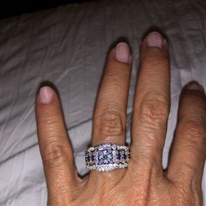 Meet your Posher, Connie